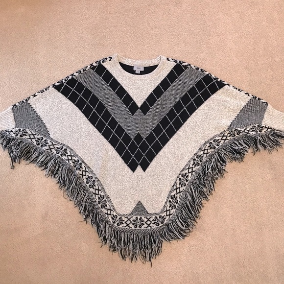 Yaira Sweaters - Yaira Sweater Poncho Womens Small Medium Black Oatmeal Fringe Dark Academia